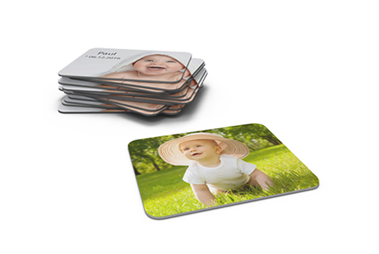 Das Deckblatt und die Rückseiten der Poker-Spielkarten können mit Ihrem eigenen Foto versehen werden